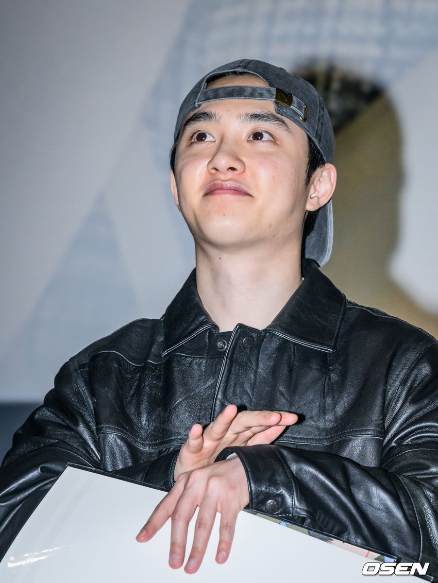 _mysticdoh's tweet photo. 250128 도경수
말할 수 없는 비밀 무대인사 https://t.co/KQGX0OqNBK