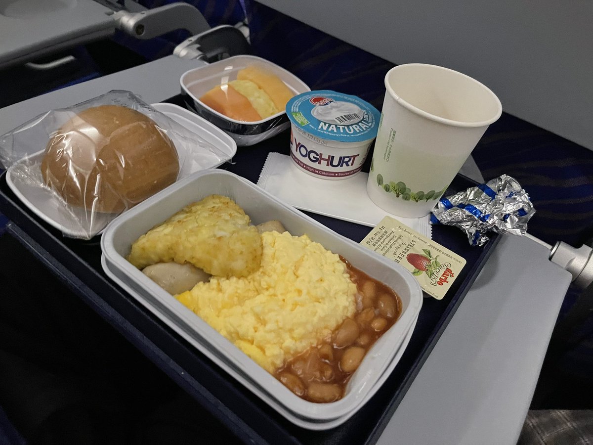 Hkautsar's tweet photo. Thumbs up to China Southern Airlines for providing wide variety of special population meals eg Muslim, Kosher, vegetarian, diabetics, babies.
We opted for muslim and baby food for all of our flights 🥰❤️ https://t.co/60c7XSW2Zo