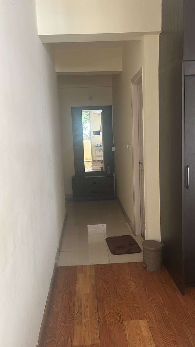 Himansh_Ch's tweet image. I sorted my Bangalore stay while being in Noida, without moving here. 

And I literally came with my clothes, nothing else :). 

Sounds unbelievable, right? 

So, I came across @flenthomes a few months back and I had no plans to move to Bangalore back then. 

#bangalorehomes