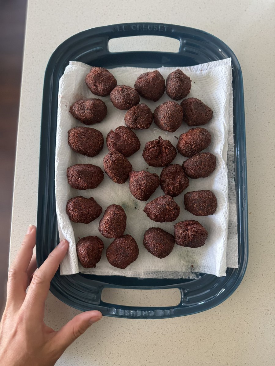 Amy Hoppy tweet media