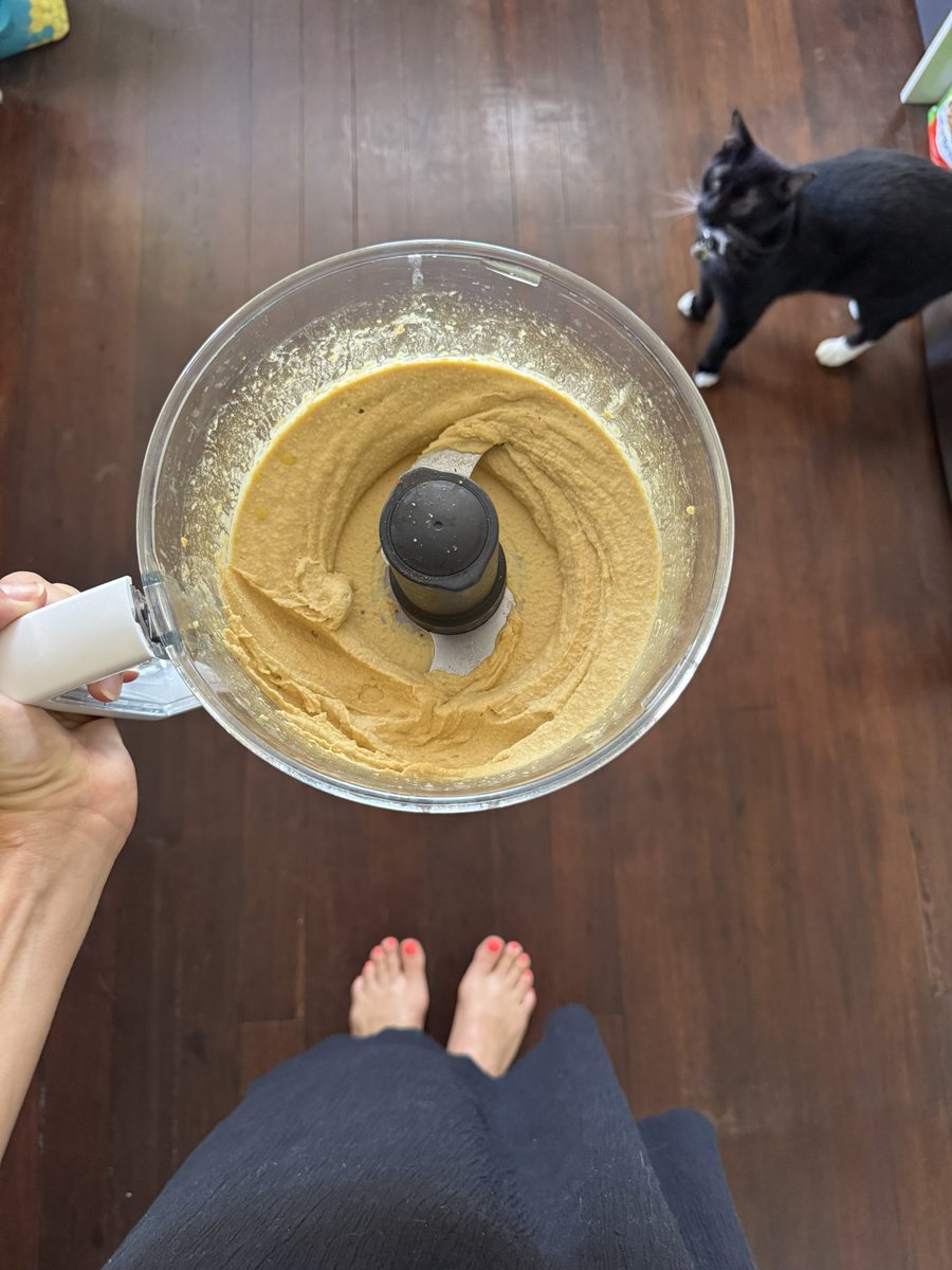 Amy Hoppy tweet media