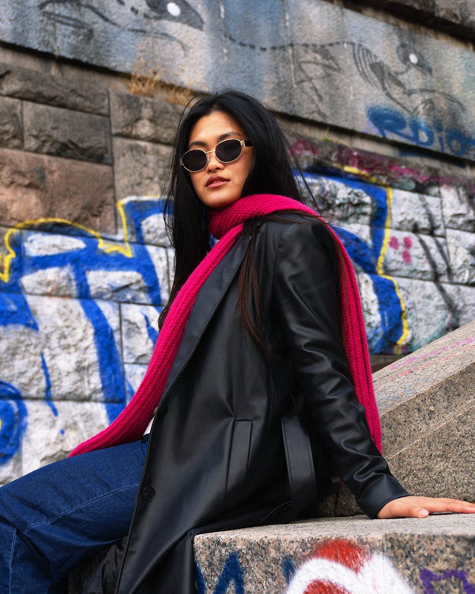 AlensaIreland's tweet photo. Sunglasses aren’t just for summer!😎❄️ Whether it’s snowy glare or winter sun, a good pair of shades is a year-round essential.

#eyeglasses #eyewear #sunglasses #fashion #fashiontrends #alensa #trends https://t.co/d3p7bHoYIf