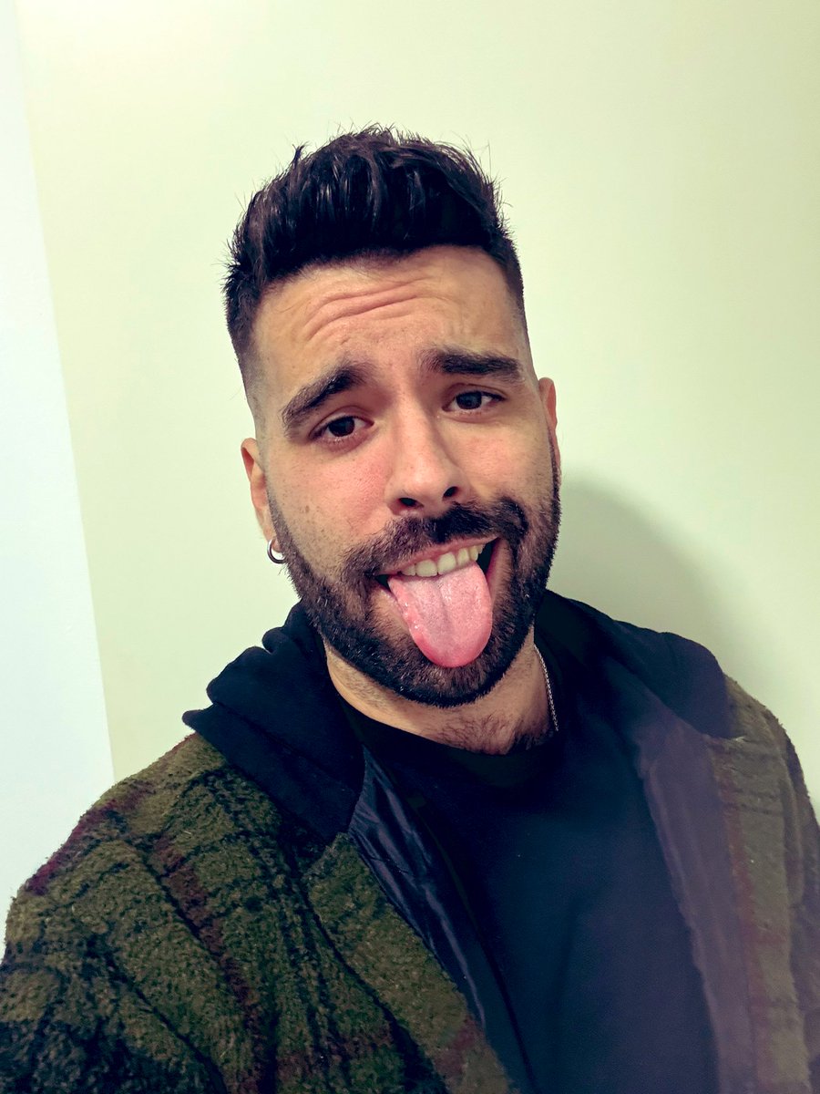 ¿Quién va a Benidorm pero no tiene entrada en Penélope ni en la otra? Reunámonos y vayamos algún sitio.