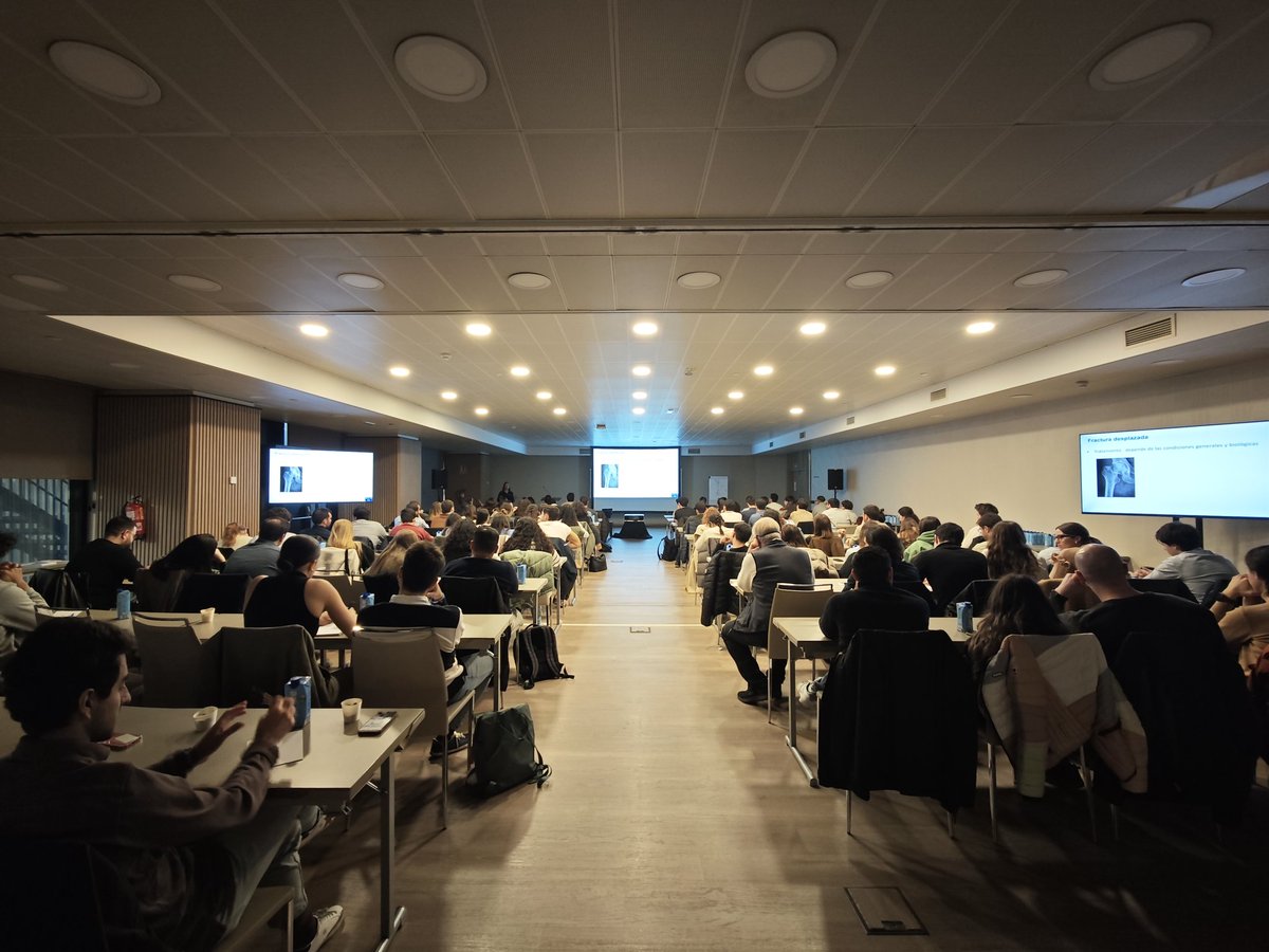 pedrolacacerola's tweet photo. Dia 2. Curso #AOTrauma Básico en Principios del Manejo de las Fracturas. #AO_Week @AO_spain @ao_orp. El control del tiempo es fundamental. Puntualidad 🇨🇭 https://t.co/xqVTNp5Mfc