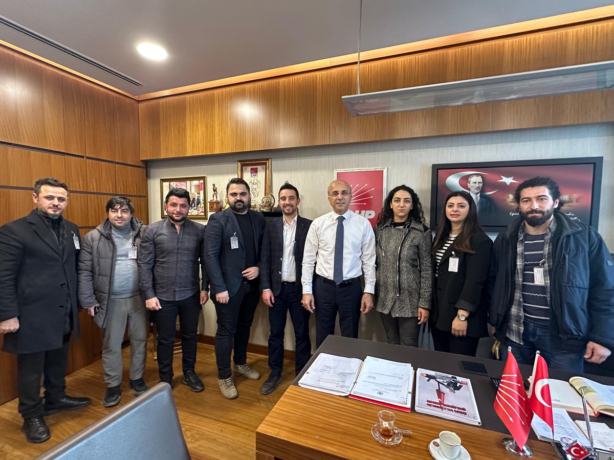 Bugün PİKTES öğretmenlerini TBMM’de misafir ettik. Güvenceli çalışma koşulları için verdikleri hak mücadelesinde yanlarında olmaya devam edeceğiz. Nazik ziyaretleri için teşekkür ediyoruz. #piktes #piktesöğretmenleri