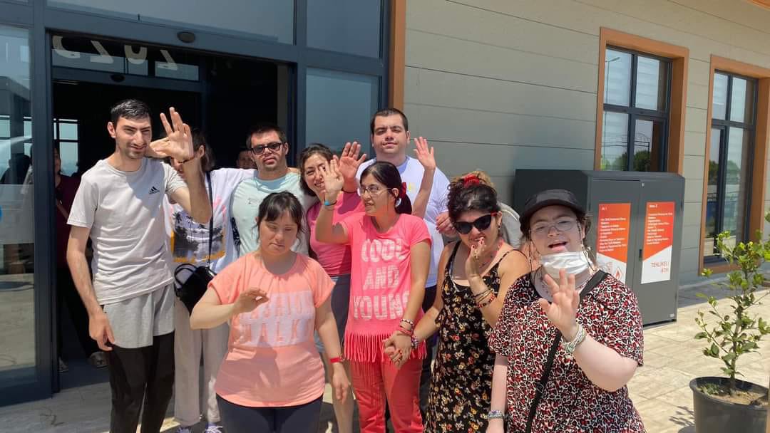 Yağız Kemik arkadaşımızı kaybettik 😢Cenaze, öğlen namazında aile evinden helallik alınıp Silivri Çeltikçi Köyü’nde toprağa verilecektir. Kendisine rahmet, acılı ailesine baş sağlığı ve sabır dileriz.