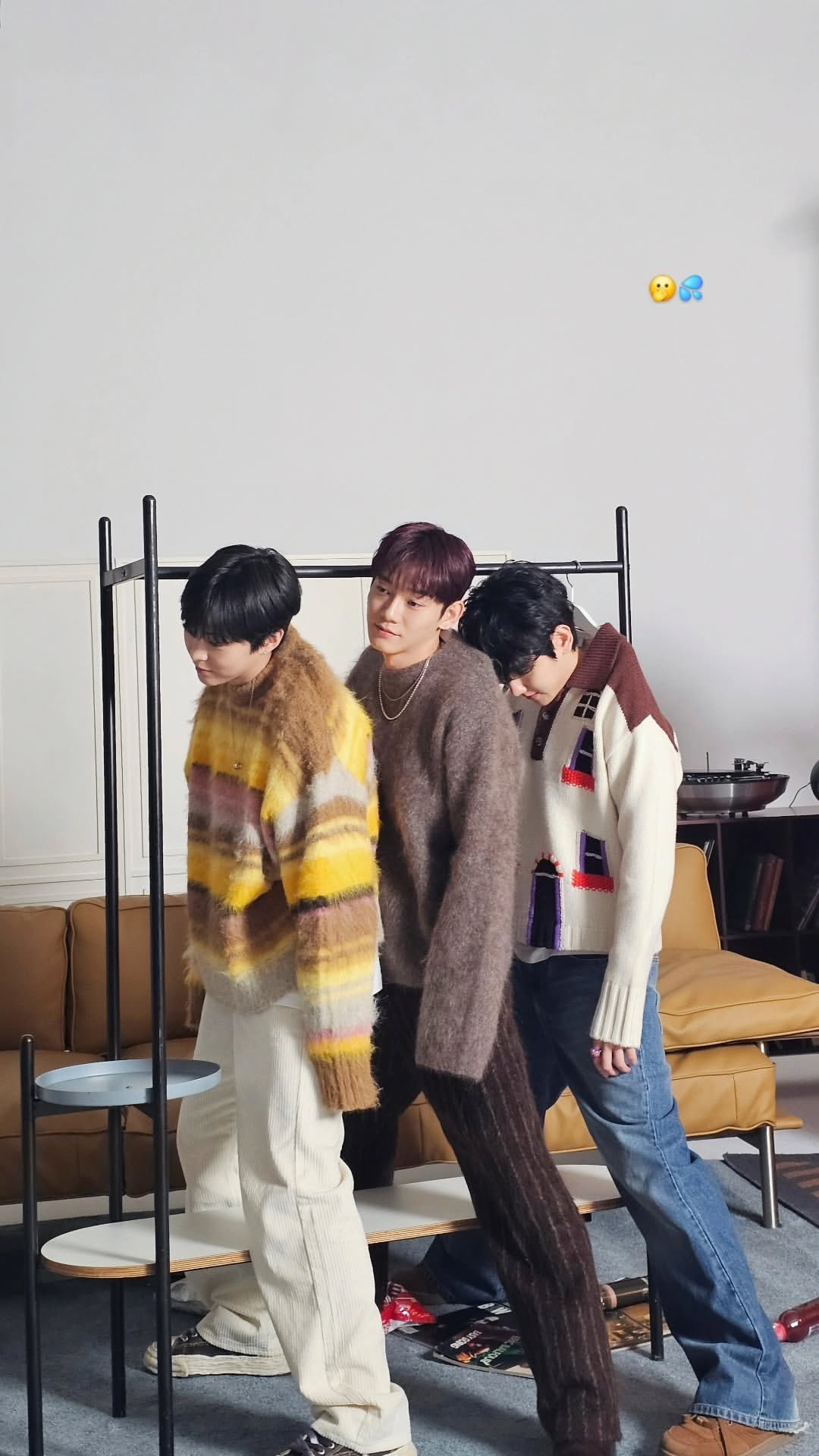 GiXkNg8a4AArBhH.jpg:orig