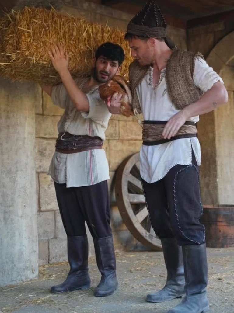 SoniaBorrielli's tweet photo. questo duo lo adoro, Mete in 2 occasioni avrebbe ammazzato Alper 🤣🤣🤣🤣#KeremBürsin #Şımarık #SonOfARich https://t.co/TeqZAJNOFA