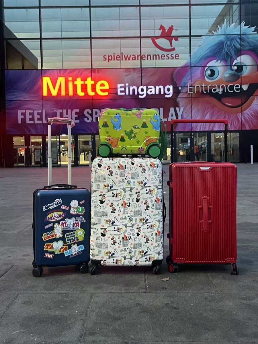 luggagekids's tweet image. 🚀 #Spielwarenmesse ’25, day 1!

We’ve got great new additions to our product portfolio that includes some of the most popular products in #lugagge
- 🔥#frontopen luggage 
-  🌞 #Stanley holder accessories on luggage 
And much more! ✨
luggagekids.com

Hall 11.1 Stand A28