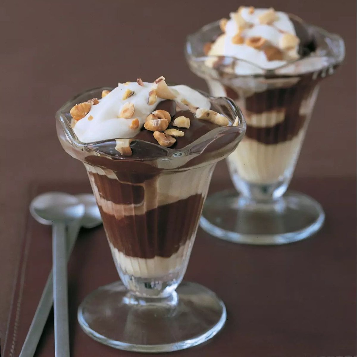 DeliaOnline's tweet photo. Recipe of the Day: Hot Chocolate Fudge Sundae from the book The Delia Collection: Chocolate. You can find the recipe here: https://t.co/zBT5AMbjIZ

#recipeoftheday #dessert #chocolate #fudge #sundaes #easyrecipe https://t.co/sBQaeAjQOx