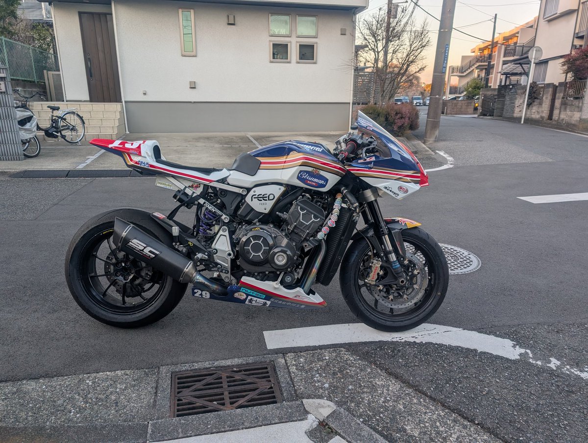 luckytarogpk's tweet photo. 明日ツクバ行きます!
乗ったらテンションあがるかな?
#テイストオブツクバ
#sc80
#cb1000r https://t.co/79RHj9Hk3j