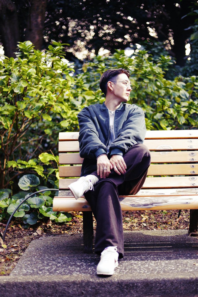 ONE_HOMEY's tweet photo. 誰でも悩みはあって
不安とか拭えない夜もあって
涙でも綺麗に落ちないからって
また物にあたって
壊れたのは そうまた君の心なんでしょ
https://t.co/Kx92Mr84GC
#Maybetoday
#homey #snap #新宿御苑 #tokyo #東京
#kith #nike #amiparis #MAISONSPECIAL #eyevan #mariha
#横顔に定評がある
#こう見えてラッパー
📸by @oic_pan_oic