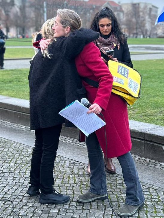 PreislerKa's tweet image. Rom must finally come home. 
Rom, we love and miss you! 

Rom, your mother fights like a lioness!

#BringThemHomeNow 🎗️
#hostagedeal