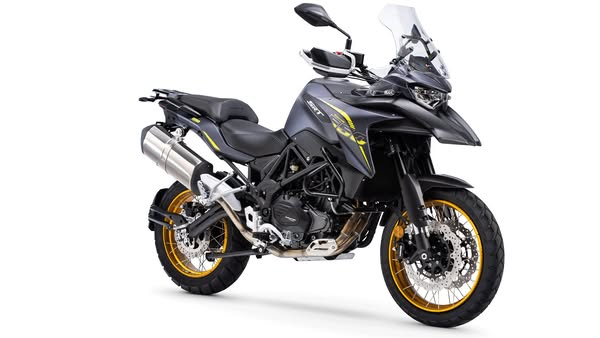 MobilityElectro's tweet photo. QjMotor SRT550 x 6 años de garantia
https://t.co/Qf7lUnZf0n   954533877
disponible en tienda
SEGURO + KIT DE 3 MALETAS ORIGINALES QJ GRATIS
Motor Bicilíndrico 554 cc. Potencia 47,5 CV. 
#Qjmotor #Srt550 #Trail #Turismo https://t.co/XSukEDavnK