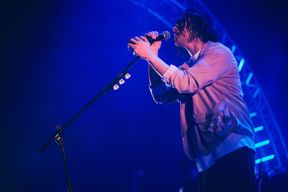 yano_0319's tweet image. 2025.1.27
ギヴン-海へ-
at KT Zepp Yokohama

昨年から始まったライブツアー。
追加公演を終えて、無事完走です。
ギヴンを愛してくださる皆様。
ここまで連れてきてくれて、ありがとう。

これからもずっと好きでいてください。

photo by @tetsuyayamakawa

#ギヴン #syh #センチミリメンタル #海へ