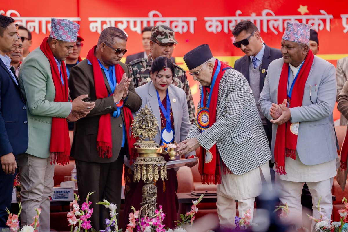 Pushparajbas's tweet photo. 🎉 सूर्यविनायक नगरपालिकाको नव निर्मित प्रशासकीय भवन उद्घाटन समारोह सम्पन्न 🎉
नगरपालिकाको गौरवमय क्षण! प्रशासकीय भवनको उद्घाटन समारोह सम्माननीय प्रधानमन्त्रीज्यूको प्रमुख आतिथ्यतामा भव्य रूपमा सम्पन्न भयो। 🇳🇵✂️ https://t.co/t0o6fJrYl6