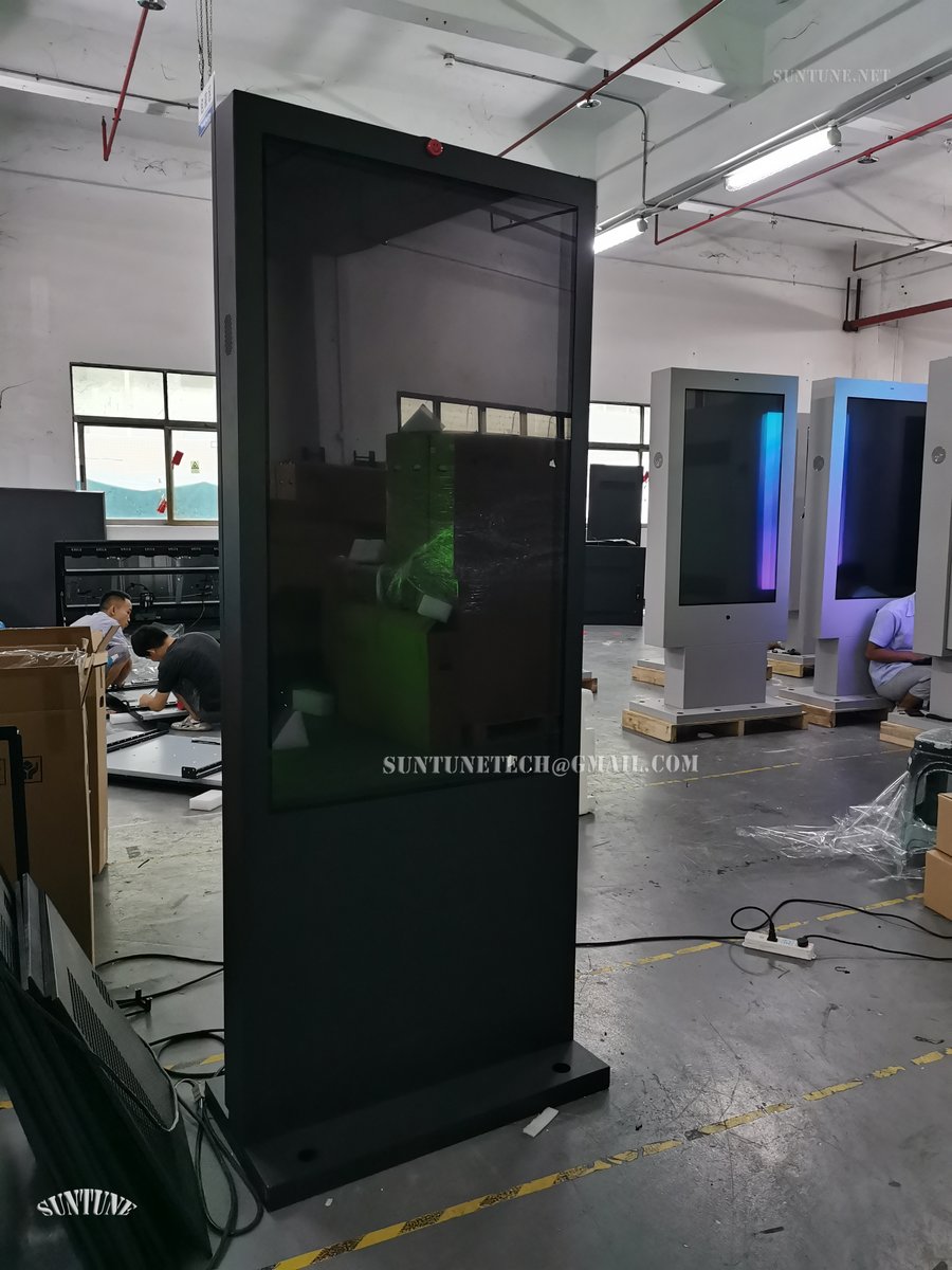 suntunesignage's tweet image. Guide attendees at sports tournaments with outdoor LCD screens displaying match schedules and live scores ⚽ #SportsEvents #StadiumTech #OutdoorDisplays