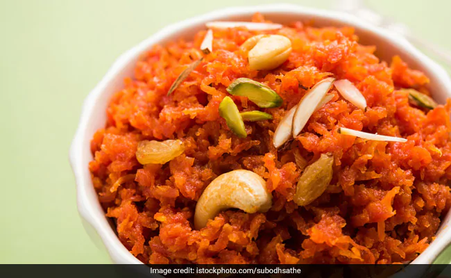 NDTVFood's tweet photo. How To Make Gajar Ka Halwa
https://t.co/JQtY5sUVuX
#gajarkahalwa #halwarecipes #winterhalwa https://t.co/e1sKnS2Vv7