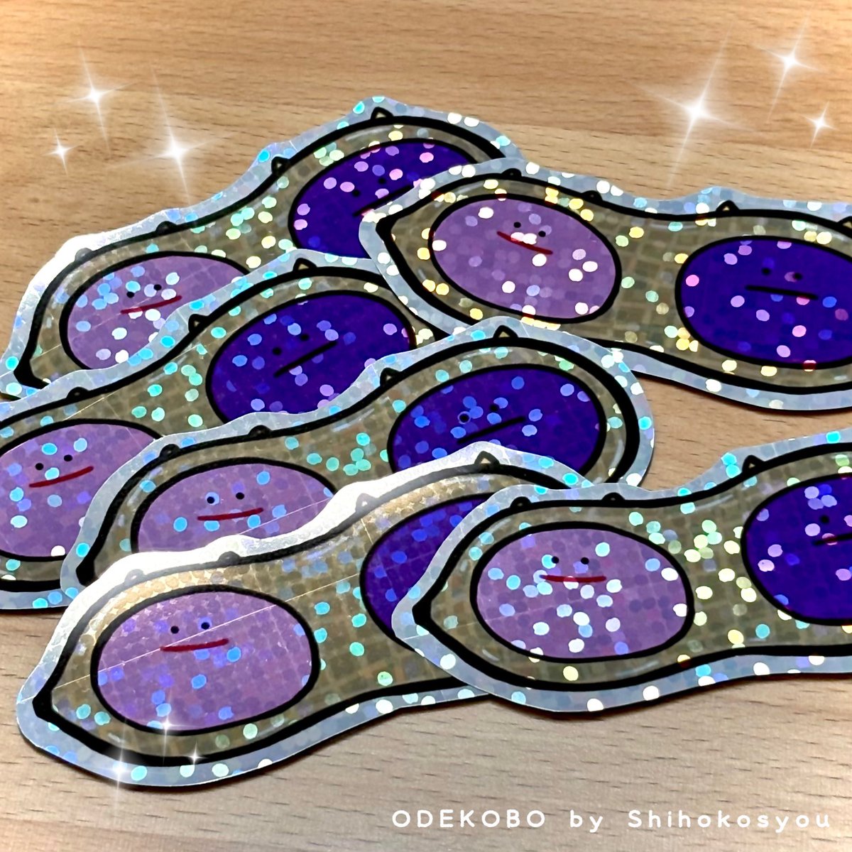 久しぶりにキラキラシール作りました😄✨
落花生パジャマのおにちゃん夫婦💕

#イラスト