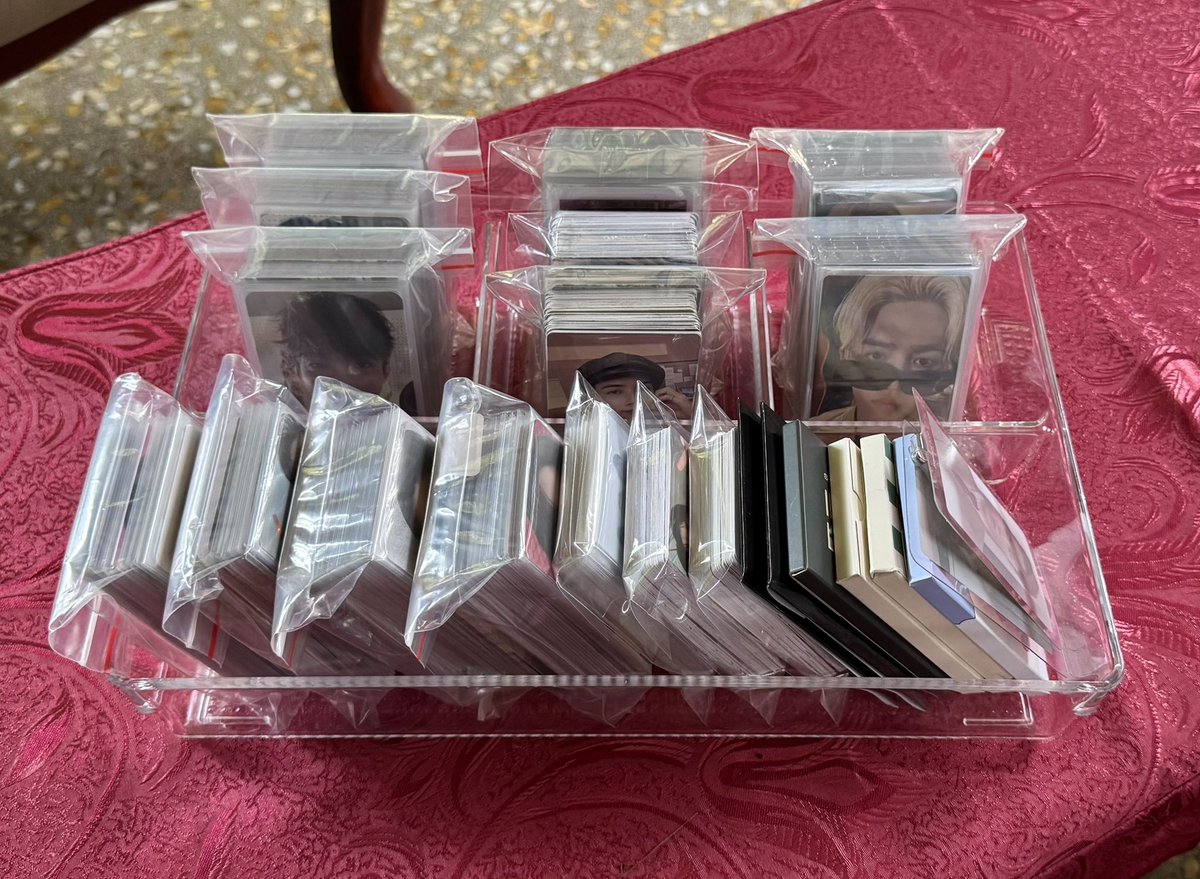 idk din anong nakain ko for me to do this 😭 HAHAHA time to re-home my babies 🥹🫶🏼 but ganito muna for now asdfghjkl

thinking if i should stick to pc binders or put them in acrylic cases na lang hahahahuhu need ur opinions pls hehe