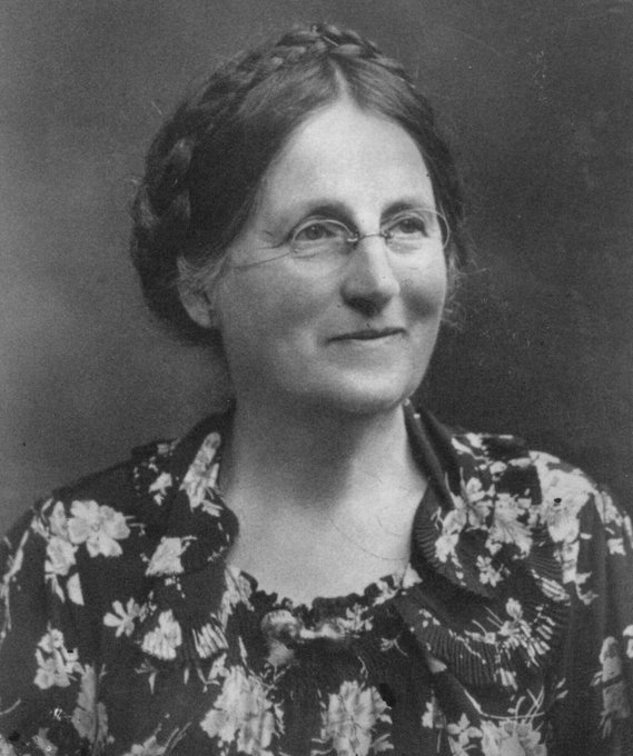 #OnThisDay 1874 Dr Kathleen Lynn was born in Mayo. Lynn was the Irish Citizens' Army Chief Medical Officer during the Easter Rising &amp; carried the Plough &amp; the Stars flag to the GPO. She set up St Ultan's hospital which championed the BCG vaccine for children.  
#Ireland #History