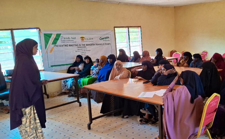 RACIDA_Ngo's tweet photo. Building resilient communities through sustainable farming!
Under the #HanaanoProject funded by @Irish_Aid, RACIDA, in collaboration with @Concern and @Mandera_cgvt Department of Agriculture, is training 480 farmers inclusive of Mother-to-mother-support-group #MtMSG, in Mandera East, North, and Lafey on regenerative #agriculturalpractices.
The training covers key topics such as:
✅ Agroforestry for ecosystem preservation,
✅ Eco-friendly pest control through Integrated Pest Management (IPM),
✅ Strategies for adapting to #climatechange.
#RACIDA #HanannoProject #PWiMT #BuildingResilience #CommunitySupport