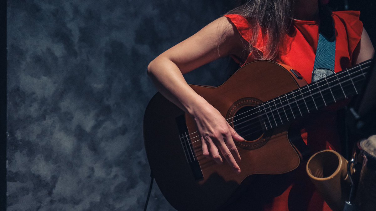 Tapas Thursdays at the Warehouse wine and tapas bar - live singer playing Spanish | Latin music

Live Performances Thursdays Fridays and Saturdays

For bookings:
📞 2307 5552
📧 warehouse.pearl@rotana.com

#InAbuDhabi #ExperienceAbuDhabi #AbuDhabi #AbuDhabiNights