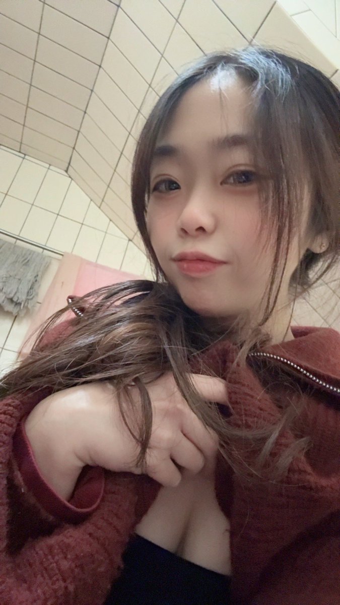 新年快樂🎉恭喜發財 😳
我也好想收到紅包喔🧧🥺 https://t.co/oh30TEzKsF