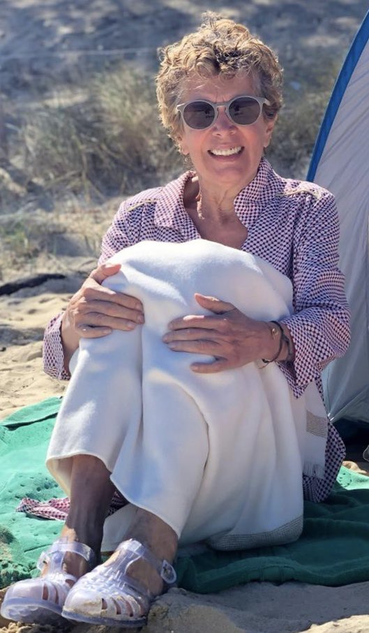 frlaborde's tweet photo. 3/3

Tu es partie ma chérie tout doucement, silencieusement, apaisée. 
Nous t’aimons tant ❤️
Ce matin  « le ciel bas et lourd pèse comme un couvercle, sur l’esprit gémissant en proie au long ennui» 
Charles Baudelaire « Spleen » https://t.co/sjgKGfNbyp