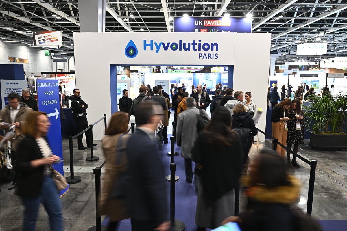 Hyvolution's tweet image. Hyvolution Paris stands out for its unique ability to bring together, not only technical and industrial players, but also financiers, integrators, and end users. And it starts now ! 🫱🏼‍🫲🏼

@GLevents @FranceHydrogene

📸 Crédits photo : Vincent Macher