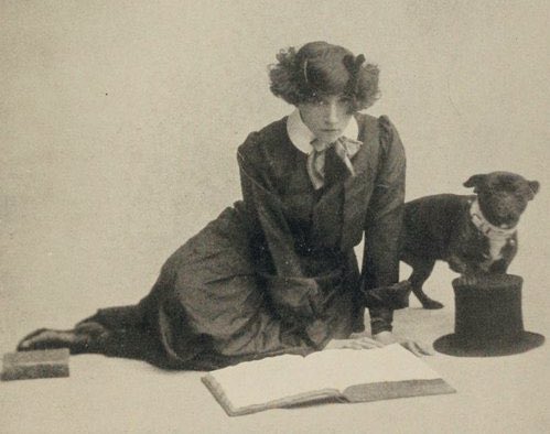DanniSr8's tweet photo. 🌿Il faut avec les mots de tout le monde écrire comme  personne.

Sidonie-Gabrielle Colette, dite Colette ( 28 janvier 1873 - 1954 ) https://t.co/0QtTntrgdy