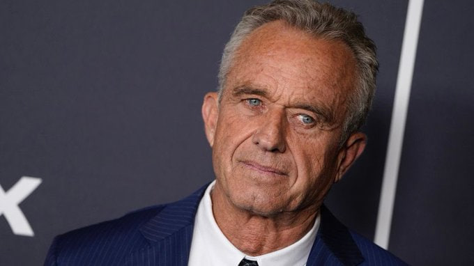 RedEagleUpdates's tweet image. 🚨BREAKING: Robert F. Kennedy Jr. has reportedly secured enough votes to be confirmed as Secretary of Health and Human Services. A significant development with potential impacts on health policy nationwide!

Does Robert have your FULL support? 

YES or NO?