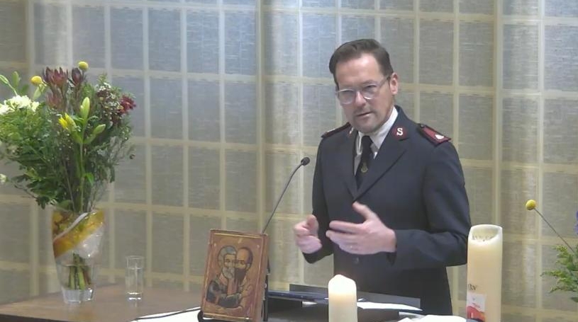 Je kunt de Evangelische Roze Viering van afgelopen zondag, 26 januari terugkijken op de ERV-site met een boodschap van Robert Paul Fennema over ‘Hoop in duistere tijden’, piano en zang van Jan Cornelis Blokhuis en een In Memoriam van Oni Timisela-de Steur.
erv.amsterdam/actueel/erv-vi…