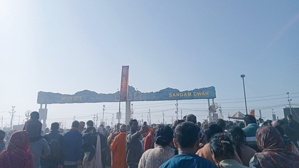 actionkamen_01's tweet photo. Witnessed the MAHA-KUMBH !!✅

#MahaKumbh2025 
#HarHarMahadevॐ
#harhargange https://t.co/iJ8l1vstPp