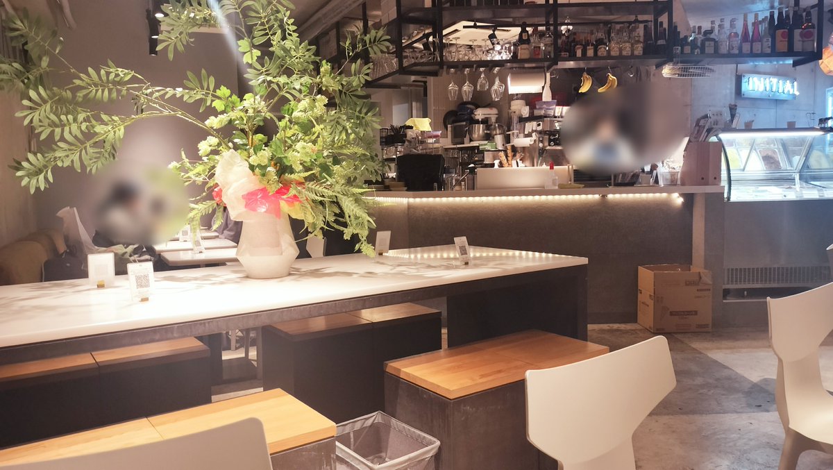 Aseat7's tweet image. ゲーマーズ原宿近くの店に寄ってみた(*´罒`*)
落ち着いてて良き👍

北海道牛乳ジェラート(440)
アイスティー(330)
#原宿
#INITIAL