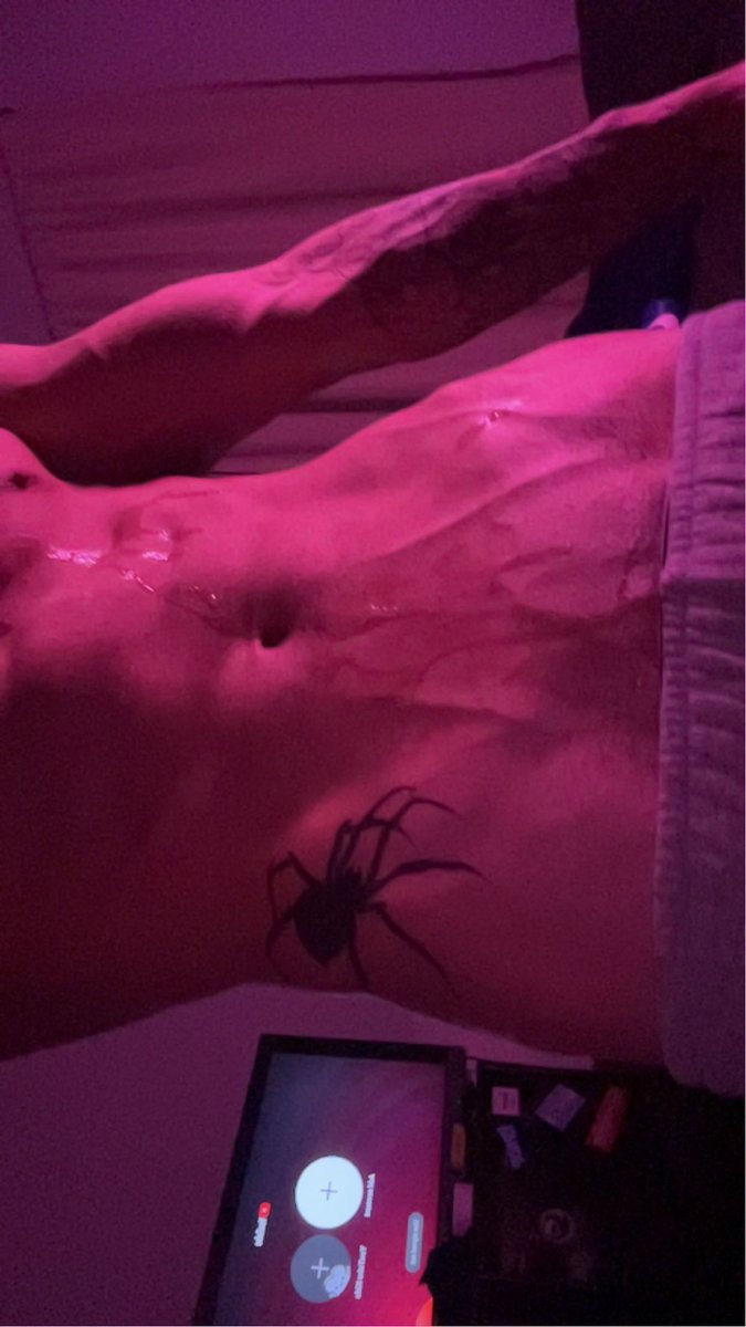 spiderwebfluid's tweet photo. Look who’s a slut for v line veins https://t.co/HoR6FbNX9f