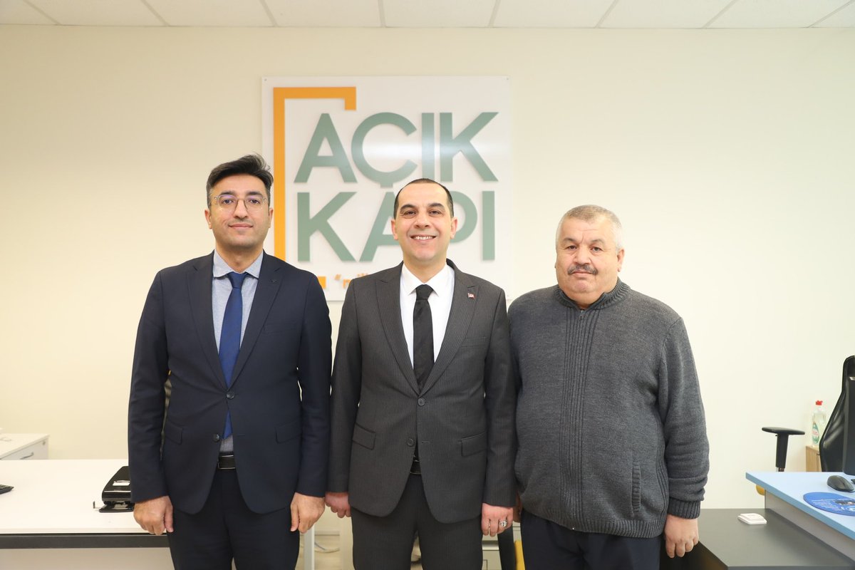 Çankırı Valiliği (@cankirivaliligi) on Twitter photo Valimiz Sn. <a href="/firattasolar/">M. Fırat Taşolar</a>, İl Nüfus ve Vatandaşlık Müdürü Sn. Hüseyin Ayvacı ve Açık Kapı Şube Müdürü Sn. Mustafa Arıkan’a hayırlı olsun ziyaretinde bulundu. Valimiz Sn. <a href="/firattasolar/">M. Fırat Taşolar</a>, İl Nüfus ve Vatandaşlık Müdürü Sn. Hüseyin Ayvacı ve Açık Kapı Şube Müdürü Sn. Mustafa Arıkan’a hayırlı olsun ziyaretinde bulundu.