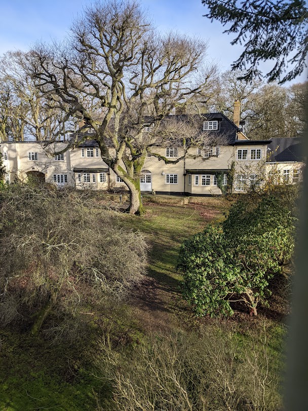 It may not feel like it at the moment but the first signs of Spring are appearing at Fairplay House!!
We are having a great week so far with <a href="/SouthernRoadPri/">Southern Road Primary</a> . Even though the rain has been coming down, everyone is giving 100%.
Amazing!!
#Resilience 
#outdoorlearning