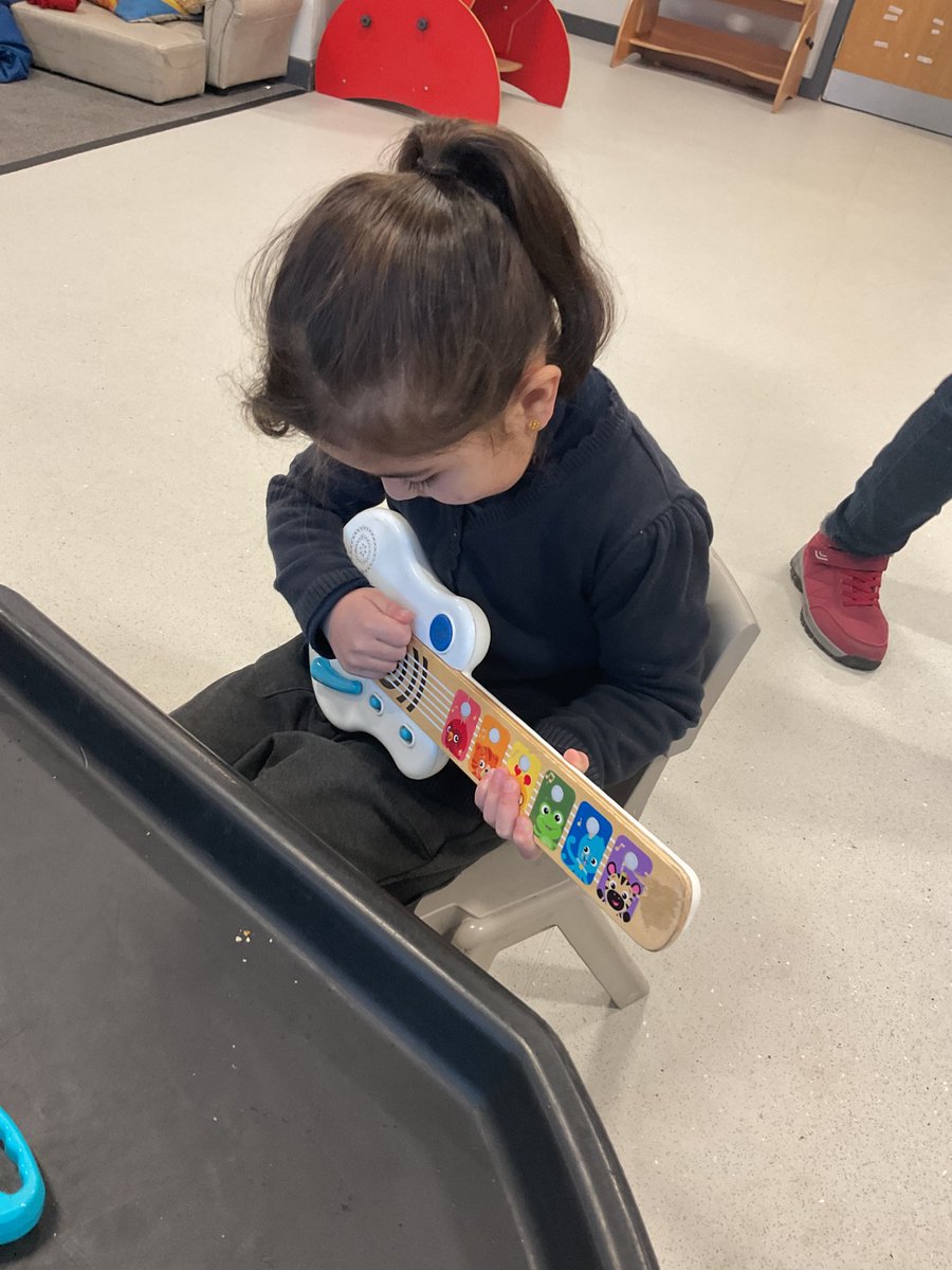 Orchards_School's tweet photo. Look at our magnificent musicians today in Brambles 3. We loved listening to the children explore the instruments, singing nursery rhymes as they played #mycreativity #EYFS @BrightFuturesET https://t.co/Yto9tNHVgH
