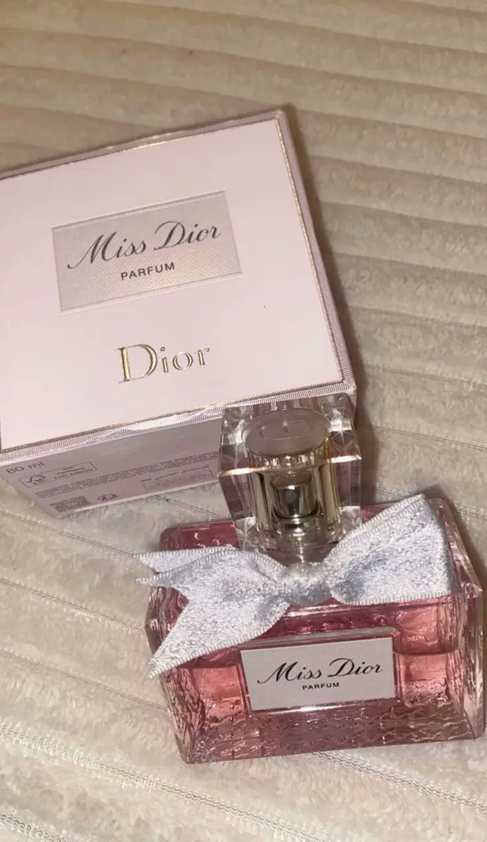 MLuxe69447's tweet image. Miss Dior 
Eau De Parfum 

✅A floral, gourmand explosion that settles like fruit on the tongue, wrapping itself in sensual flowers and leaving a dense, woody amber trail.

✅Miss Dior Parfum: Floral, Fruity, Woody.

melaninluxe.shop

#designerperfumes
#dubaiperfumes