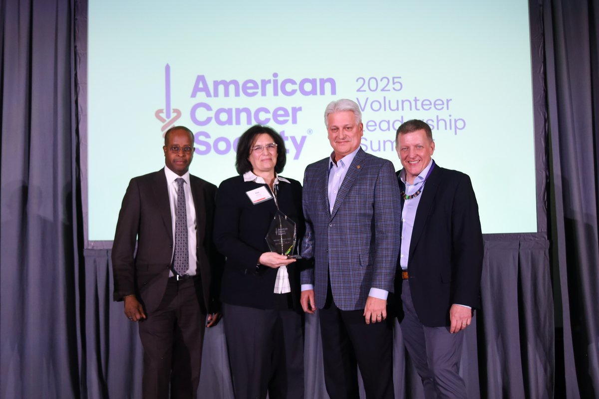 ACS National Lung Cancer Roundtable (@nlcrtnews) on Twitter photo We're thrilled to share that Dr. <a href="/ellakaz/">Ella Kazerooni 〽️</a> recently won the prestigious Volunteer Leadership Award from <a href="/AmericanCancer/">American Cancer Society</a>! As the inaugural Chair of <a href="/NLCRTnews/">ACS National Lung Cancer Roundtable</a>, Dr. Kazerooni has been instrumental in shaping our direction. Stay tuned for more highlights as we celebrate her impact. We're thrilled to share that Dr. <a href="/ellakaz/">Ella Kazerooni 〽️</a> recently won the prestigious Volunteer Leadership Award from <a href="/AmericanCancer/">American Cancer Society</a>! As the inaugural Chair of <a href="/NLCRTnews/">ACS National Lung Cancer Roundtable</a>, Dr. Kazerooni has been instrumental in shaping our direction. Stay tuned for more highlights as we celebrate her impact.