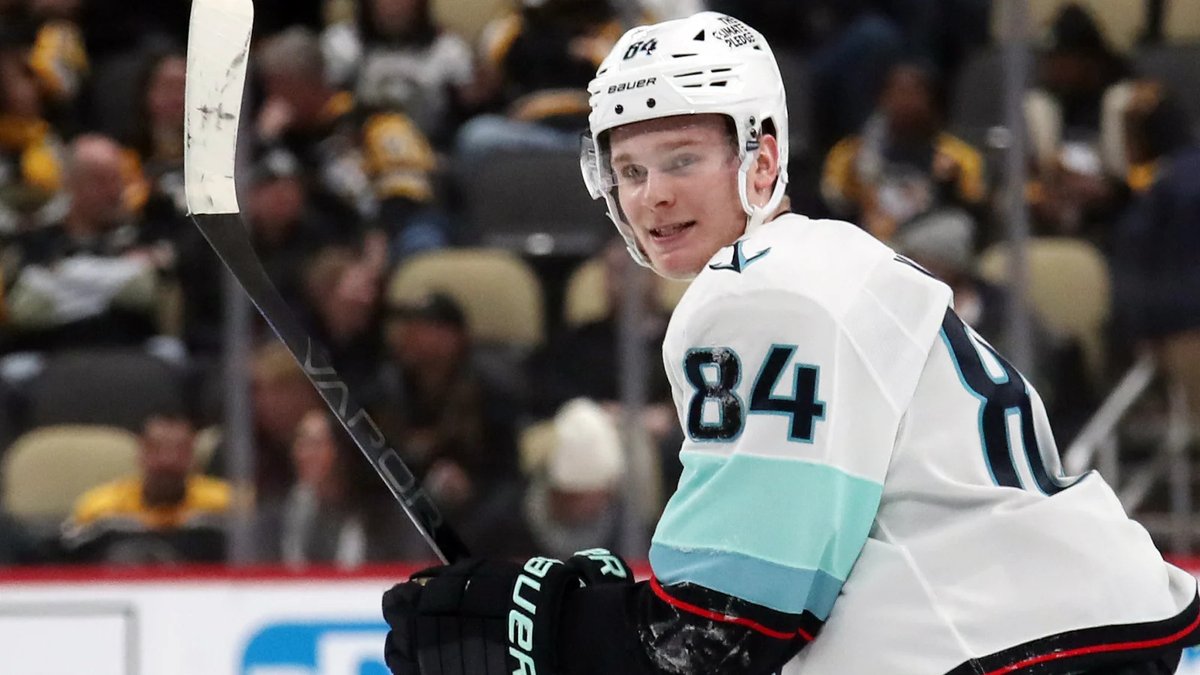 oregonsportnews's tweet photo. Our @marko_zlo on how Kaapo Kakko is having a career resurgence for the @SeattleKraken. How do you think he has been playing? #SeaKraken #seattlekraken #nhl #oregonsportsnews https://t.co/0EsI8CKQx3 https://t.co/H9kn9AVtEF