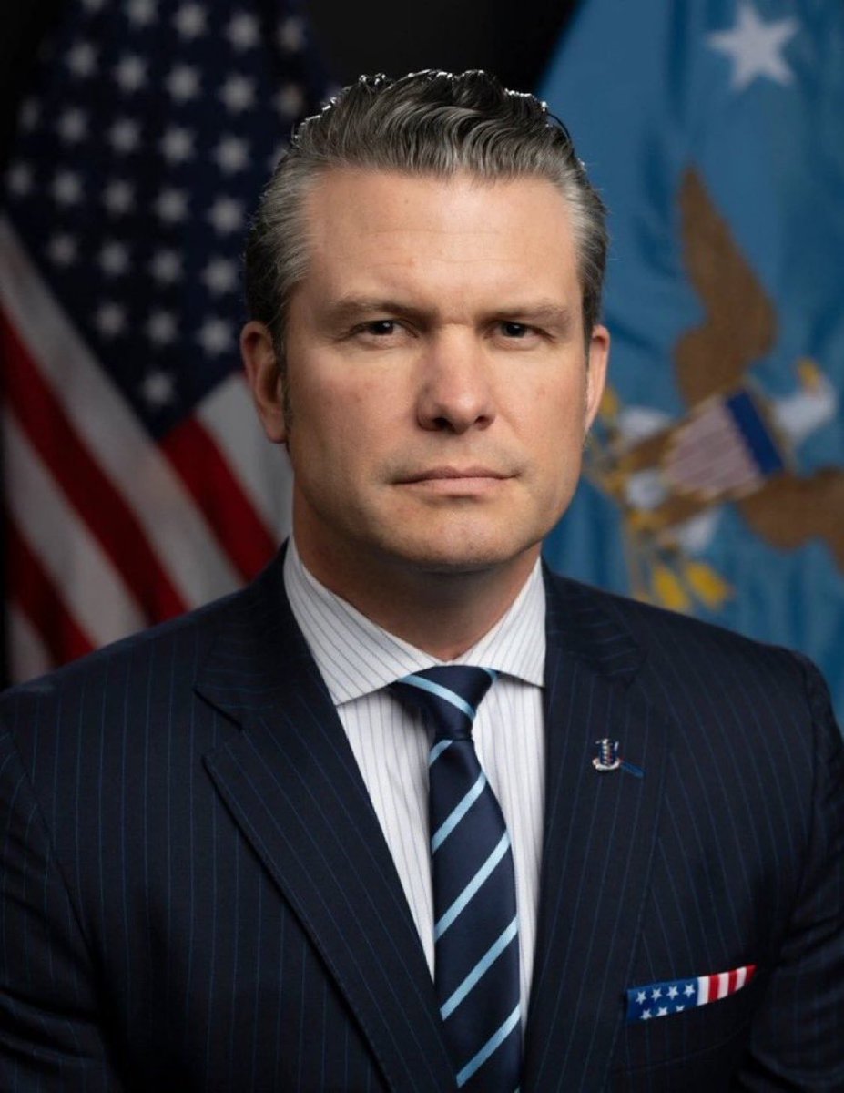 This is Pete Hegseth's official portrait as Secretary of Defense.

I love how serious everyone looks in President Trump's second term.