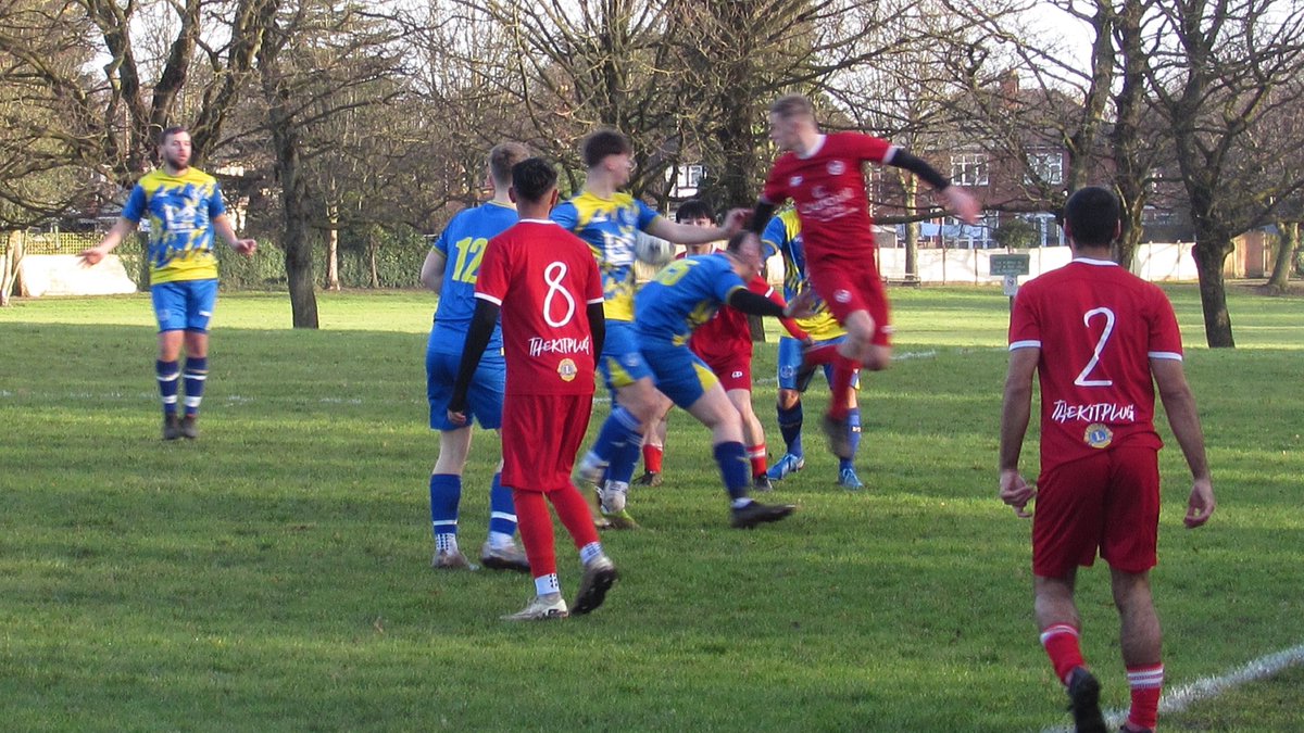 📅Sat 25th January 2025
⏱️KO: 2pm
🏆<a href="/BirminghamFL/">Birmingham League</a> Div 4
🏟️Pleck Park, Walsall, WS2 9AF

Wednesbury SU 4 <a href="/khrangersfc/">Kings Heath Rangers</a> 2

📸flic.kr/s/aHBqjBZjnX Pics - Steve Hardy

A battle almost on the M6! The hosts win and move up to second in the league table...