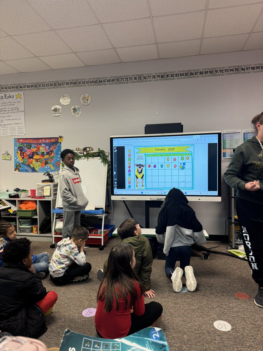 ktmitchell1026's tweet image. The sweetest morning meeting using @LumioSocial in 2nd grade! Student-led and perfect for daily spiral review! #onslowdlt