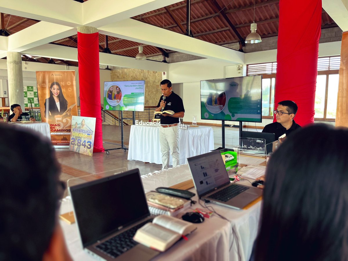 ASEA_NORTE's tweet photo. 🔥 Iniciamos la 𝗔𝘀𝗮𝗺𝗯𝗹𝗲𝗮 𝗔𝗱𝗺𝗶𝗻𝗶𝘀𝘁𝗿𝗮𝘁𝗶𝘃𝗮, un espacio para fortalecer nuestra visión, compartir estrategias y renovar nuestro compromiso con la misión 💯.

🔰Pr. Daniel Guimac comparte un mensaje especial de reflexión de fe y confianza en Dios ☺️🙏 https://t.co/nldt61Dlke