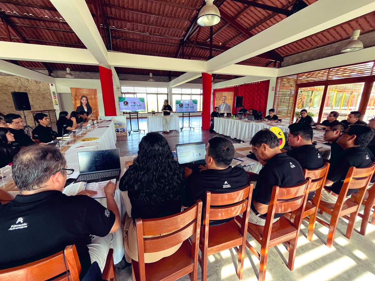 ASEA_NORTE's tweet photo. 🔥 Iniciamos la 𝗔𝘀𝗮𝗺𝗯𝗹𝗲𝗮 𝗔𝗱𝗺𝗶𝗻𝗶𝘀𝘁𝗿𝗮𝘁𝗶𝘃𝗮, un espacio para fortalecer nuestra visión, compartir estrategias y renovar nuestro compromiso con la misión 💯.

🔰Pr. Daniel Guimac comparte un mensaje especial de reflexión de fe y confianza en Dios ☺️🙏 https://t.co/nldt61Dlke