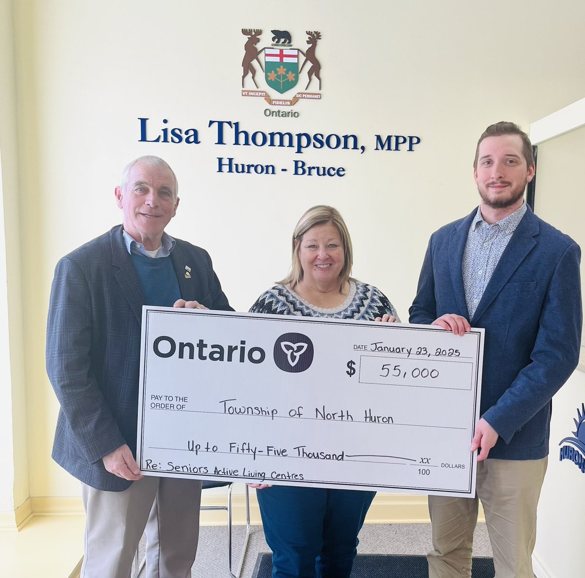 LisaThompsonPC's tweet image. During a recent meeting with Mayor Paul Heffer of #NorthHuron, I was pleased to share that their local application for an Active Living Seniors Centre was approved &amp;amp; our govenment through the amazing leadership of @RaymondChoPC will be investing up to $55,000 for this initiative!
