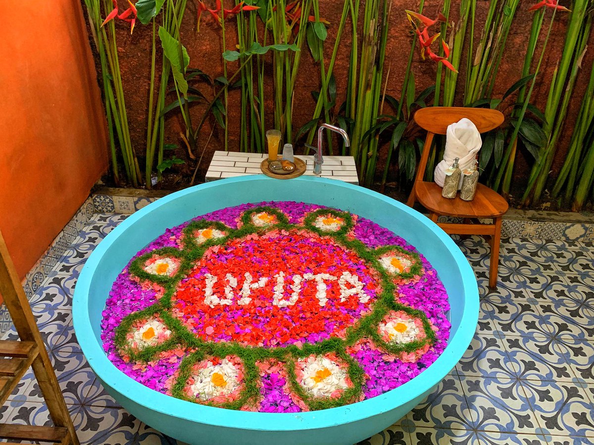 doi_bali's tweet photo. Thanks our lovely customer from Japan🇯🇵
Come and Having 4Hour our spa Treatment on your last day on Vacation in Bali🌺
It was Amazing day to spend with you're here
Wish to see you Again on the next spa day 😍🙏
⭐⭐⭐⭐⭐⭐⭐⭐⭐⭐⭐⭐⭐

#doibalispa
#dayspa https://t.co/o9pAu7Umsa