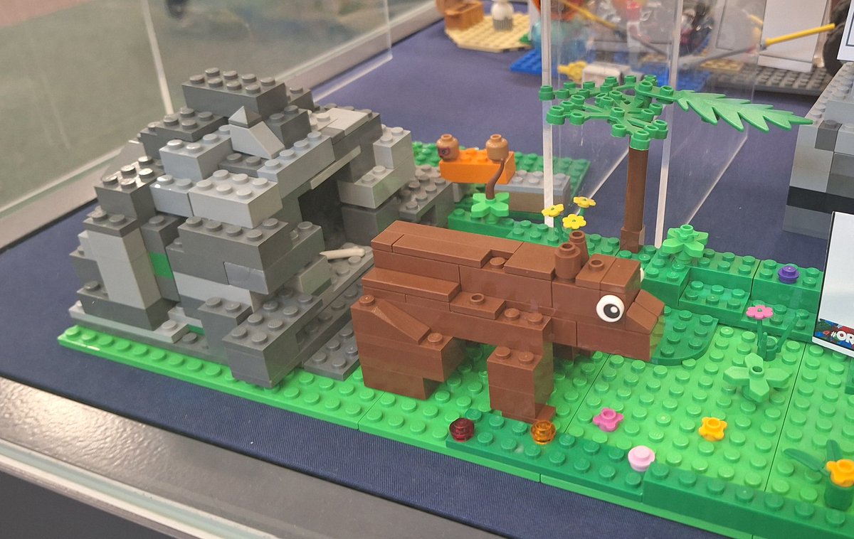 OrkneyLibrary's tweet image. Today is #InternationalLegoDay and our #OrkneyLibraryLego display case is full of sleepy creatures for our 'Hibernating Animals' theme this month! 🦇🐻🐻‍❄🦔

These have all made by our customers using our #Lego collection. ❤️